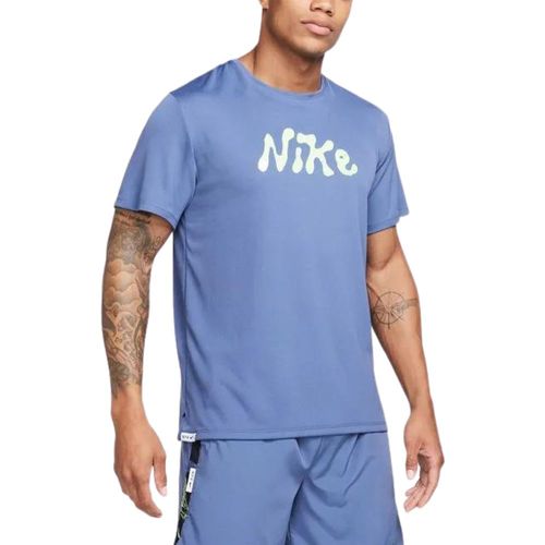Remera Nike Studio 72 Hombre
