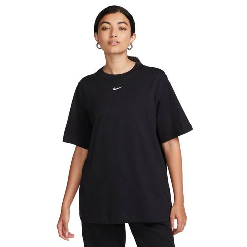 Remera Mujer Nike Essentials