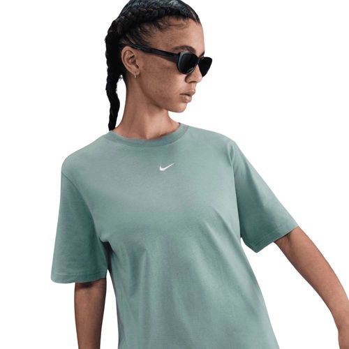 Remera Mujer Nike Essentials